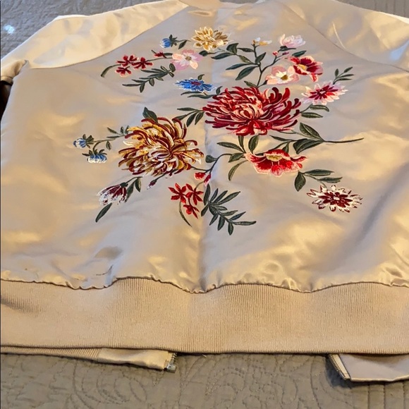 Like new Forever 21 bomber jacket size M - Picture 1 of 7